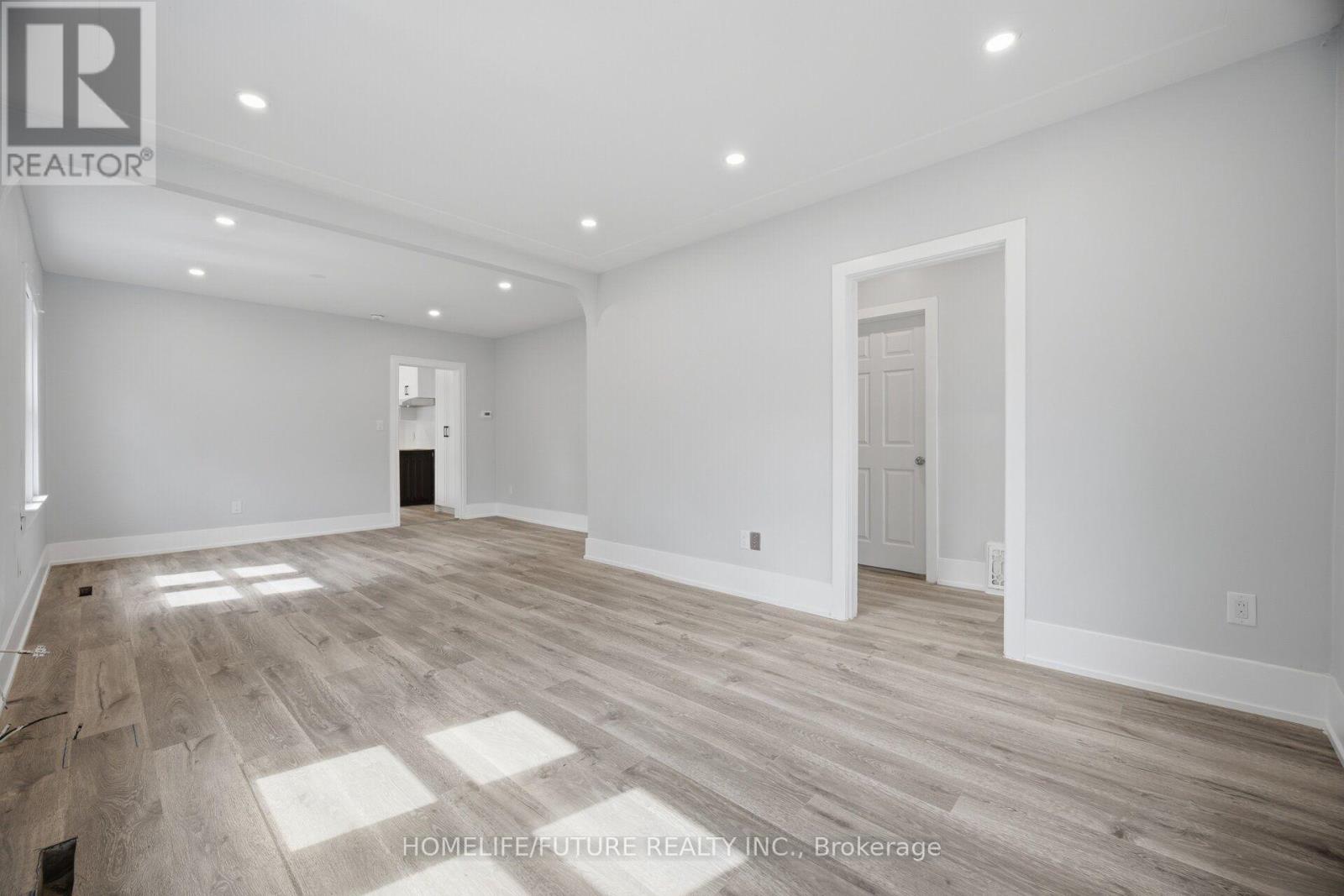 33 Brock Street, Halton Hills, Ontario  L7J 1N3 - Photo 10 - W13687244