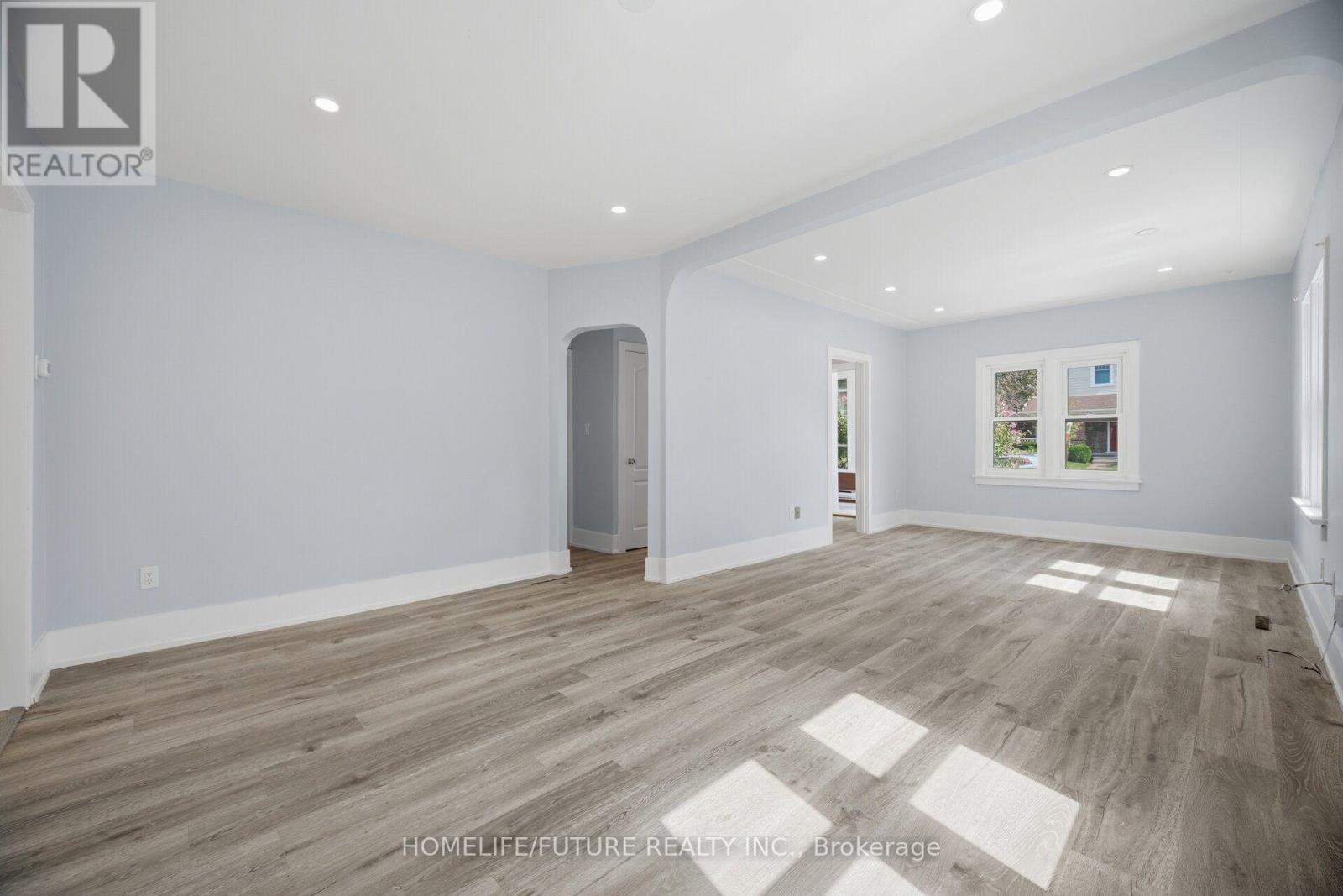 33 Brock Street, Halton Hills, Ontario  L7J 1N3 - Photo 11 - W13687244
