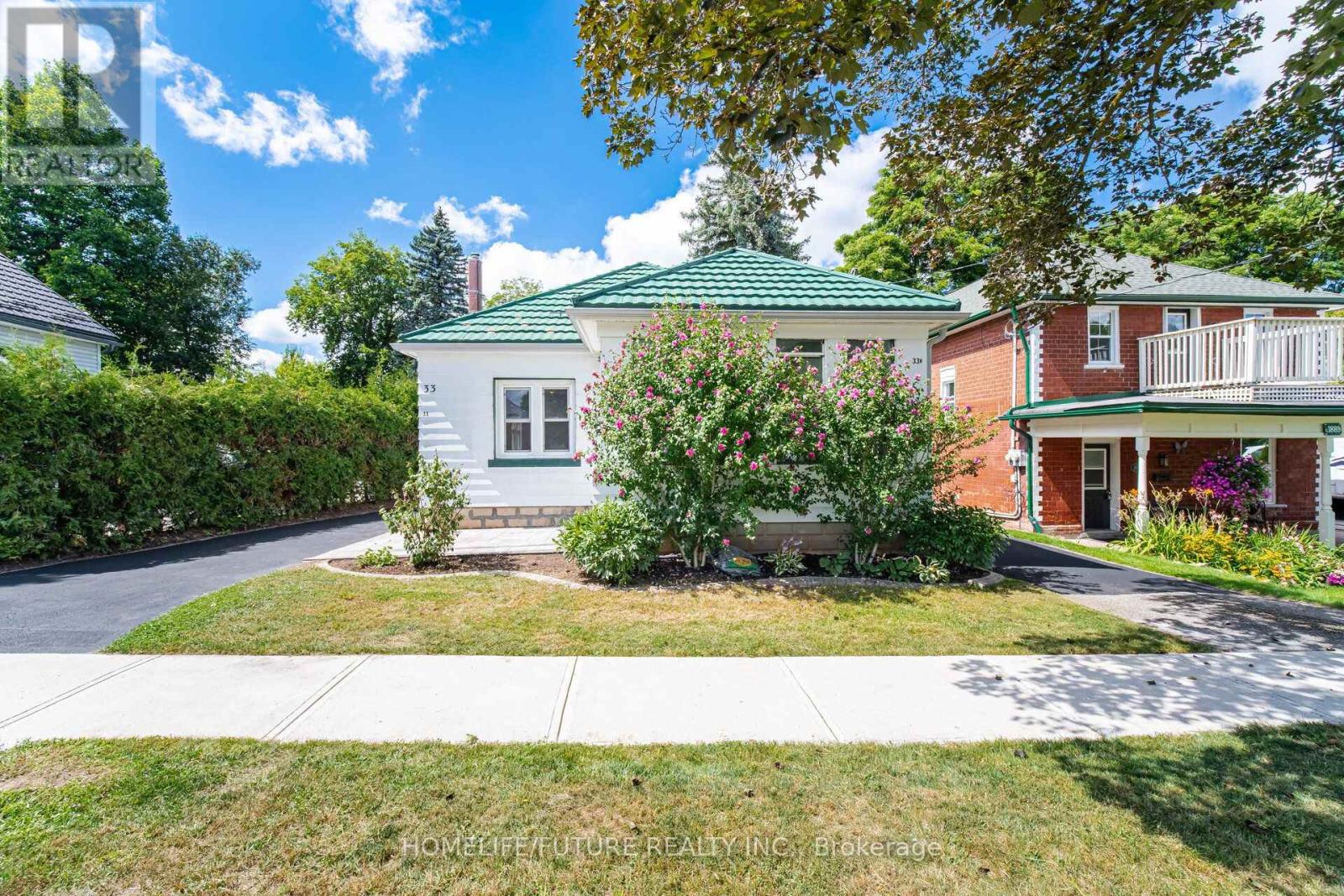 33 Brock Street, Halton Hills, Ontario  L7J 1N3 - Photo 2 - W13687244