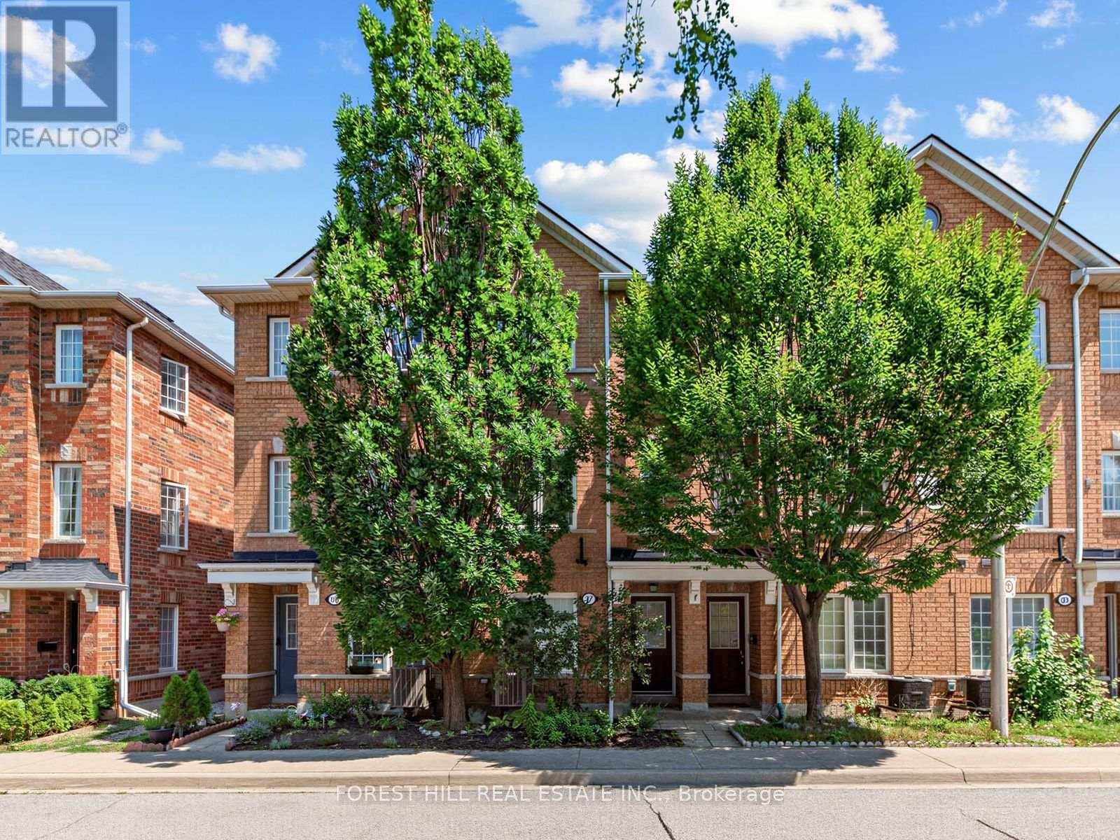 37 BIRDSTONE CRESCENT, Toronto, Ontario
