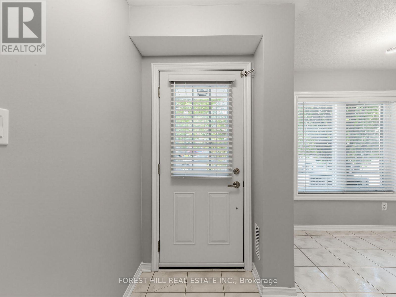 37 Birdstone Crescent, Toronto, Ontario  M6N 5H5 - Photo 5 - W13687270
