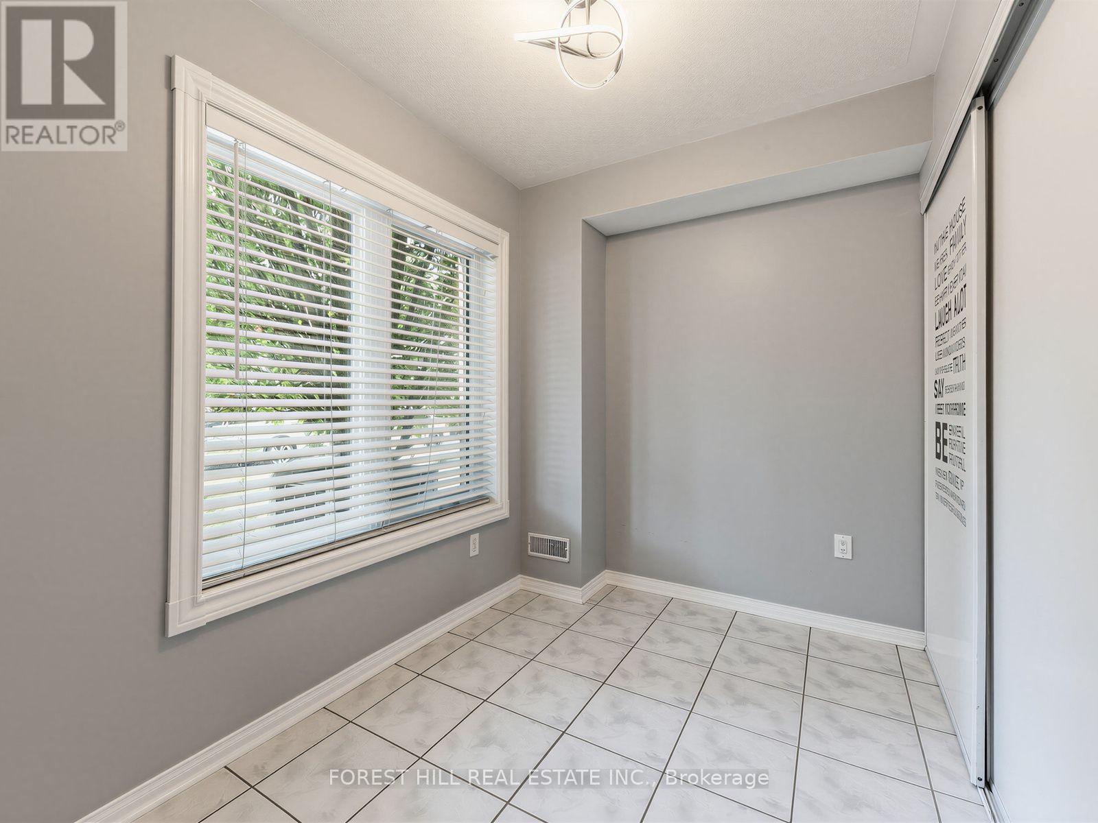 37 Birdstone Crescent, Toronto, Ontario  M6N 5H5 - Photo 7 - W13687270