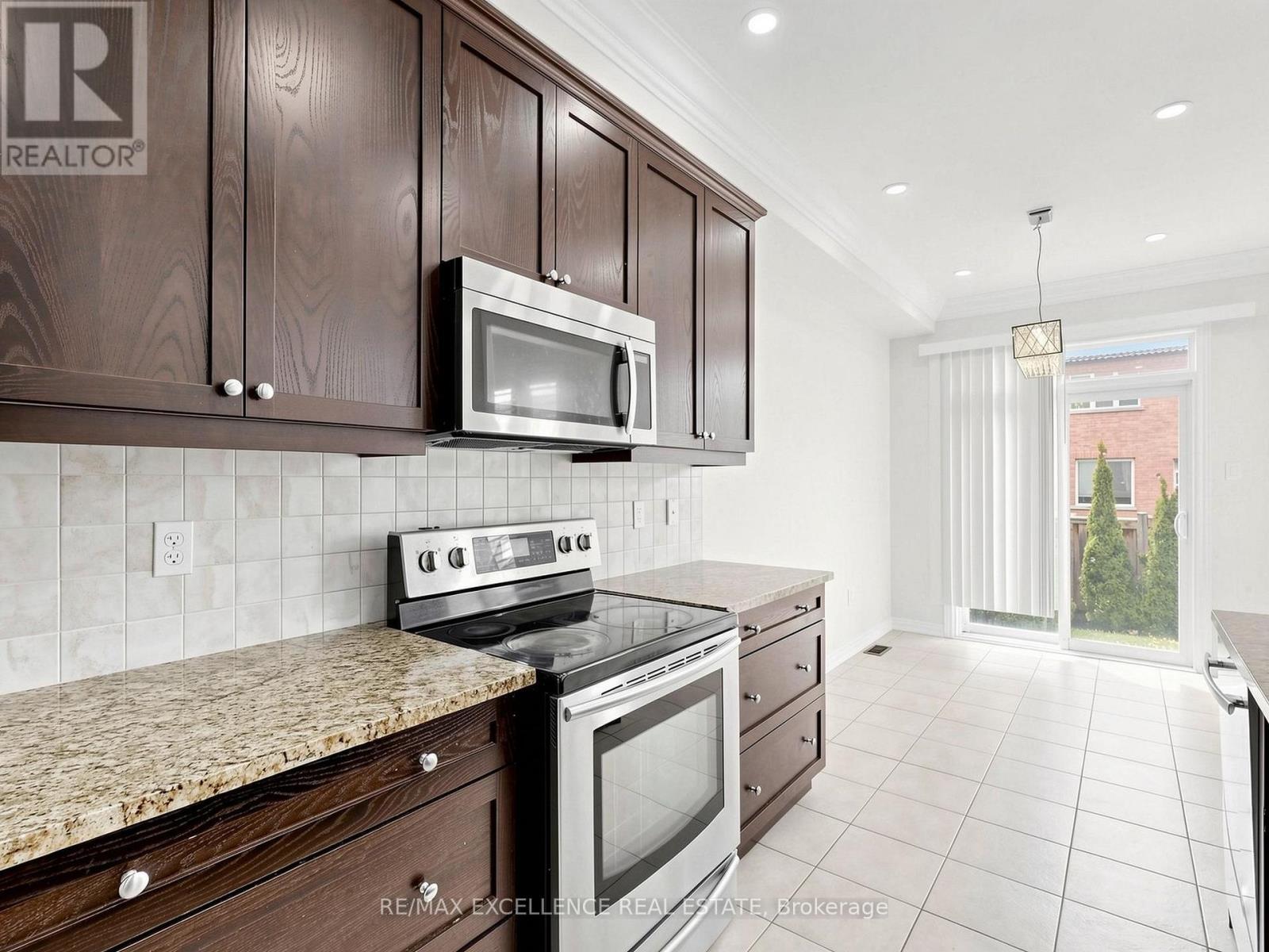 61 Campwood Crescent, Brampton, Ontario  L6P 3S8 - Photo 12 - W13687294