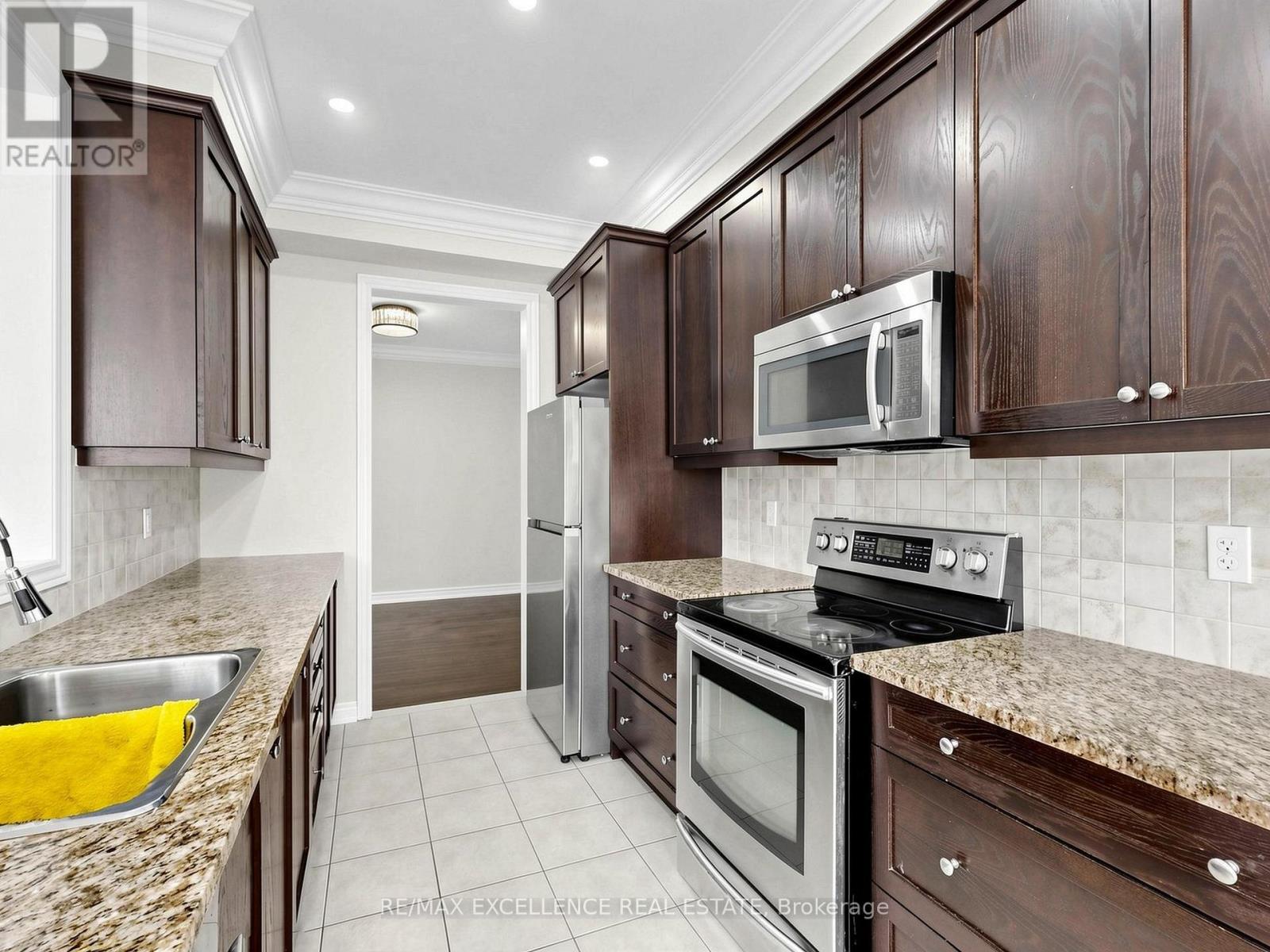 61 Campwood Crescent, Brampton, Ontario  L6P 3S8 - Photo 13 - W13687294