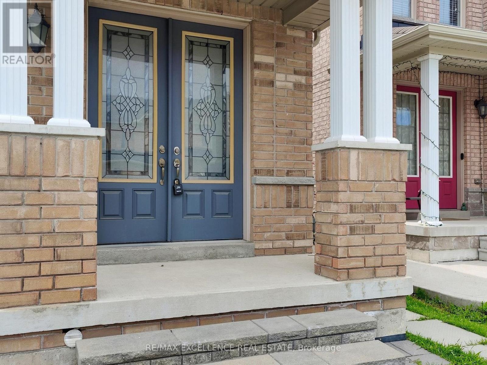 61 Campwood Crescent, Brampton, Ontario  L6P 3S8 - Photo 3 - W13687294
