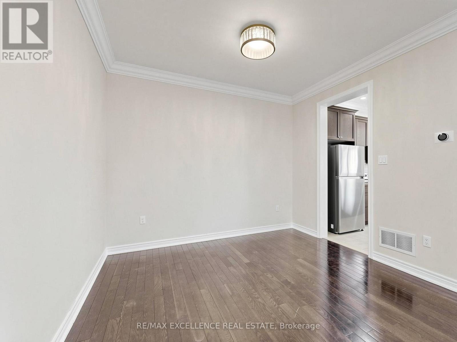 61 Campwood Crescent, Brampton, Ontario  L6P 3S8 - Photo 9 - W13687294