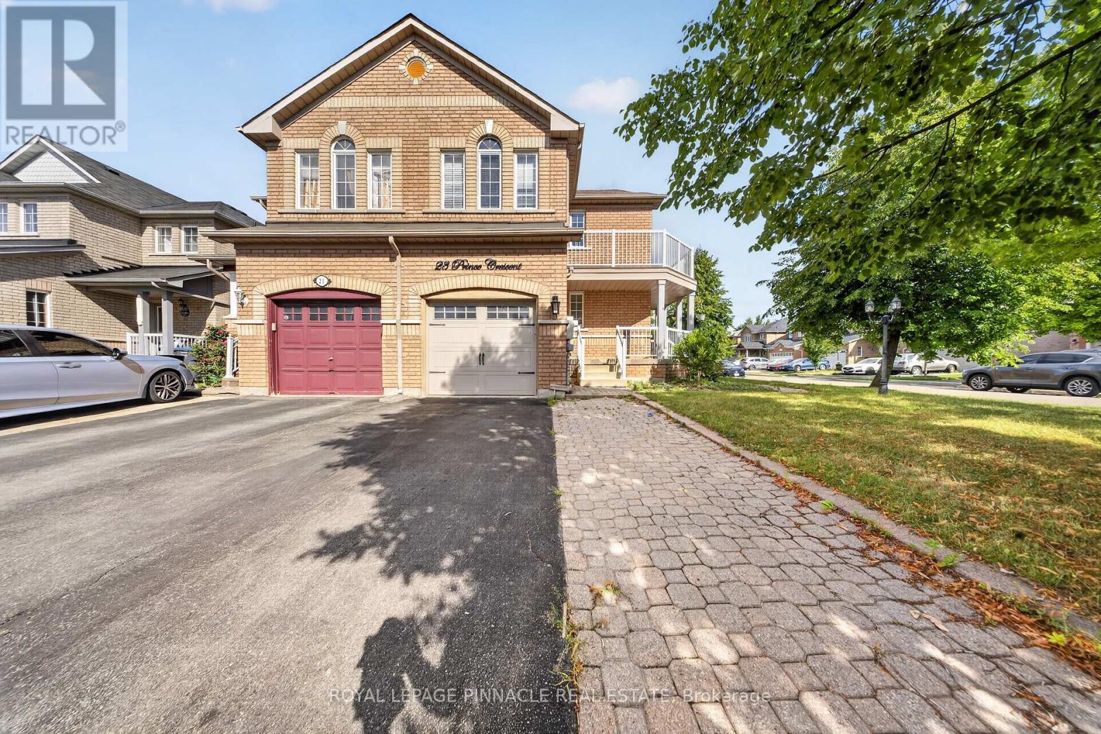 23 Prince Crescent, Brampton, Ontario  L7A 2C9 - Photo 2 - W13687352
