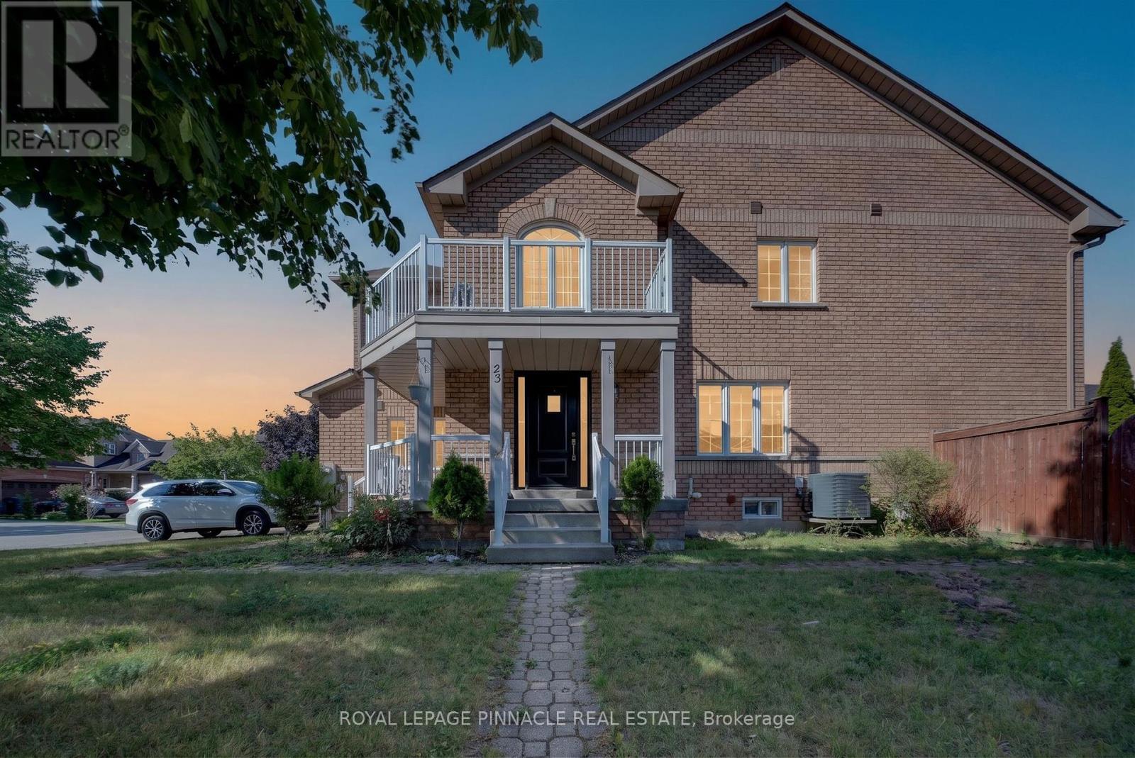 23 Prince Crescent, Brampton, Ontario  L7A 2C9 - Photo 4 - W13687352
