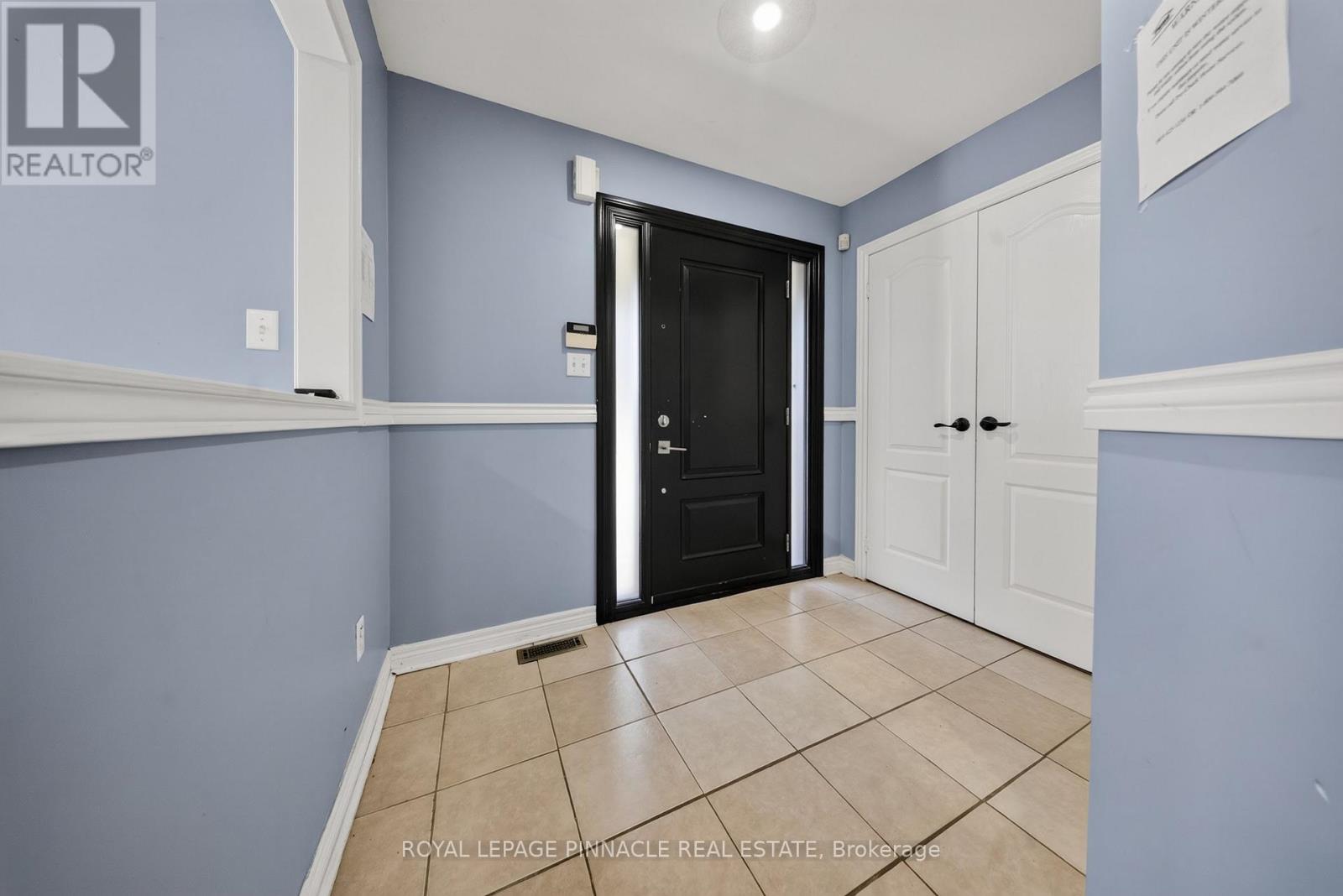 23 Prince Crescent, Brampton, Ontario  L7A 2C9 - Photo 7 - W13687352