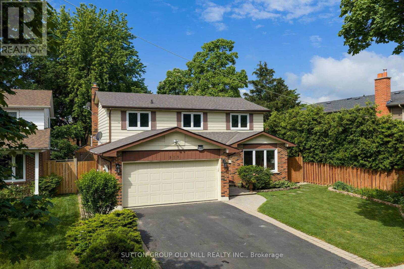 853 Kowal Drive, Mississauga, Ontario  L5H 3T3 - Photo 2 - W13687358