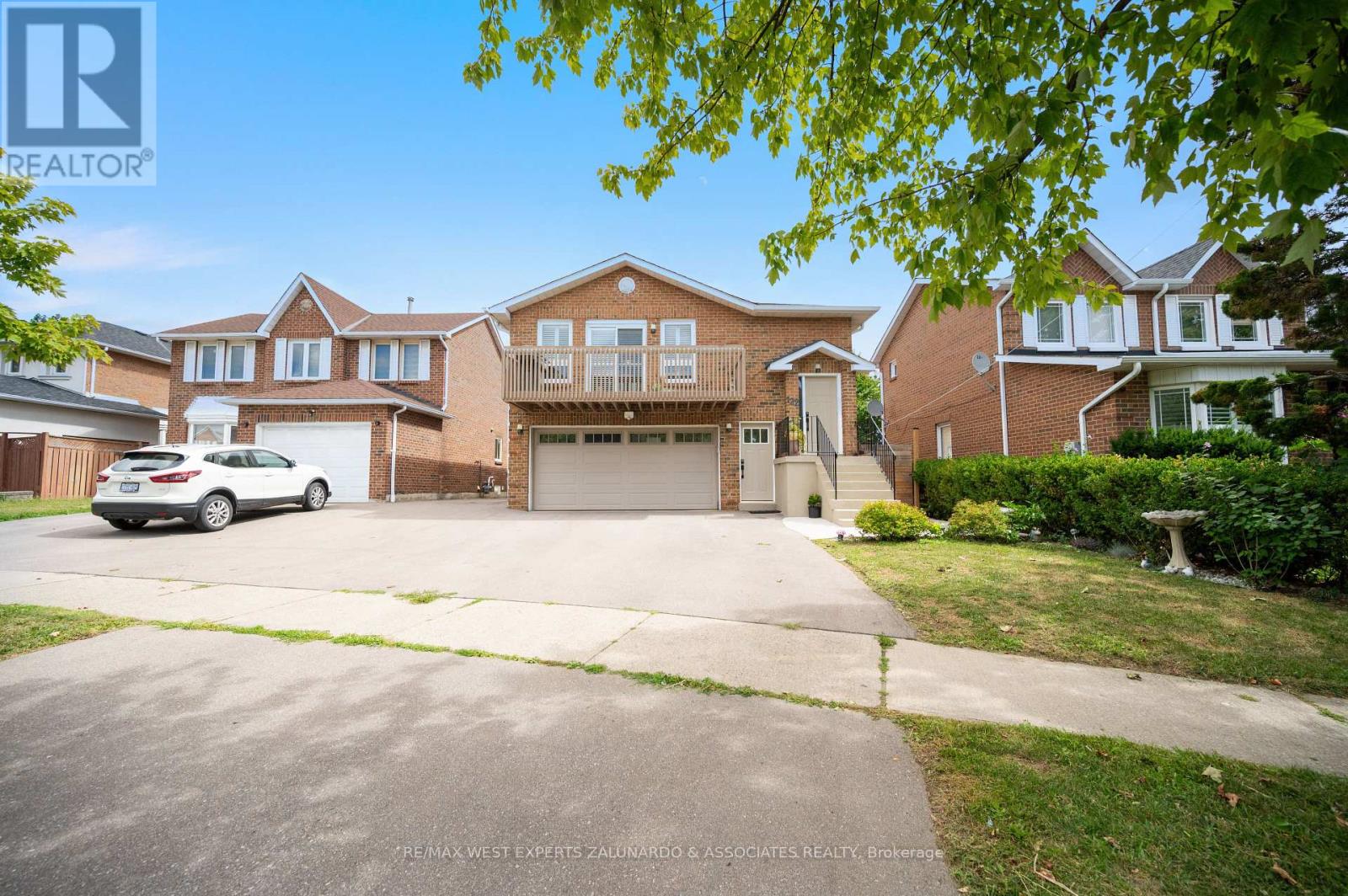 122 Philosopher's Trail, Brampton, Ontario  L6S 5C8 - Photo 3 - W13687382