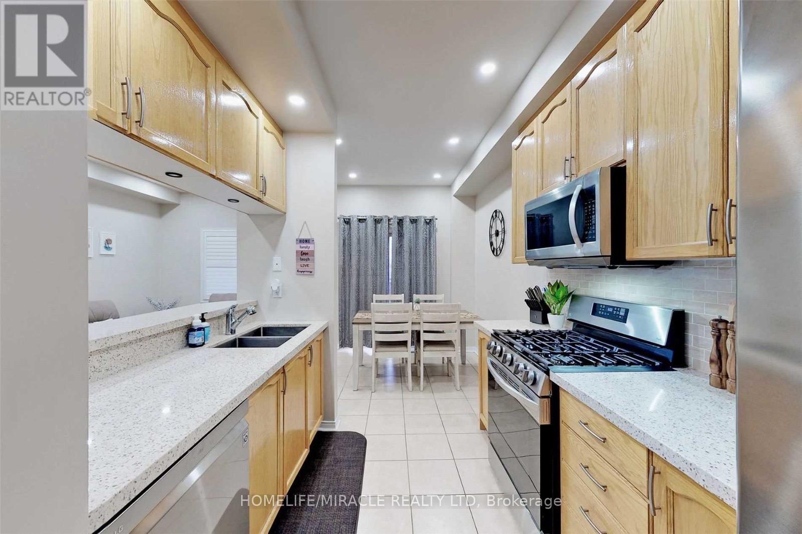 3258 Angel Pass Drive, Mississauga, Ontario  L5M 7J7 - Photo 13 - W13687424