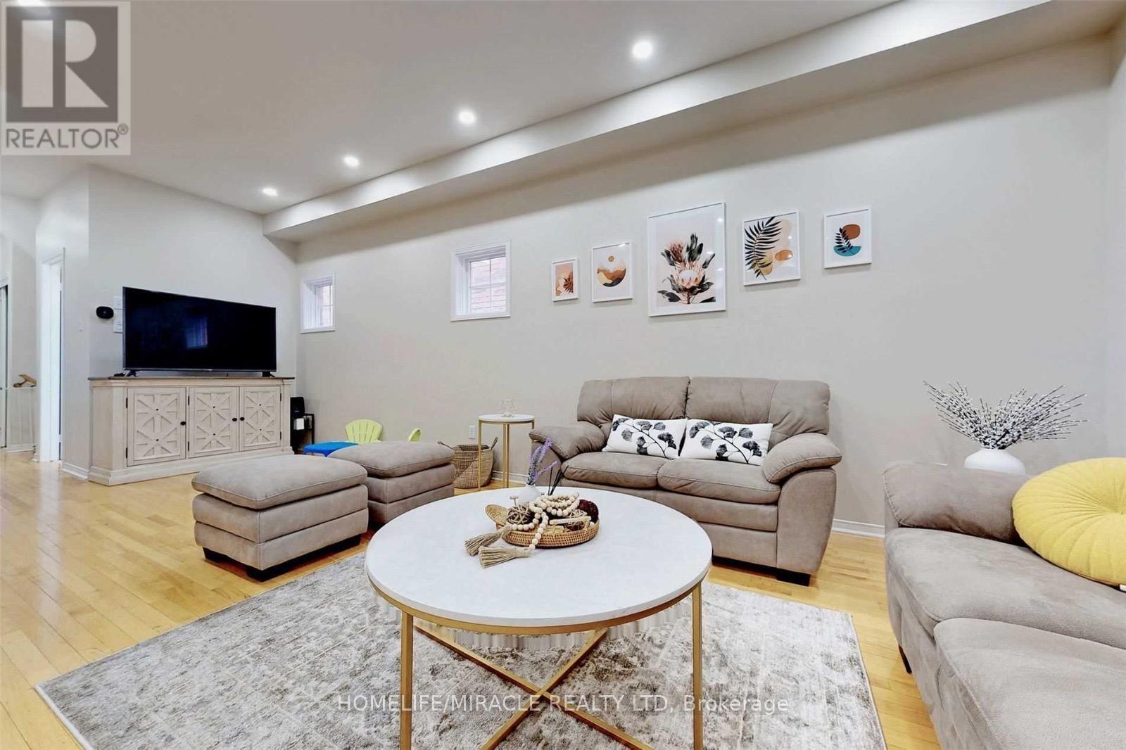 3258 Angel Pass Drive, Mississauga, Ontario  L5M 7J7 - Photo 17 - W13687424