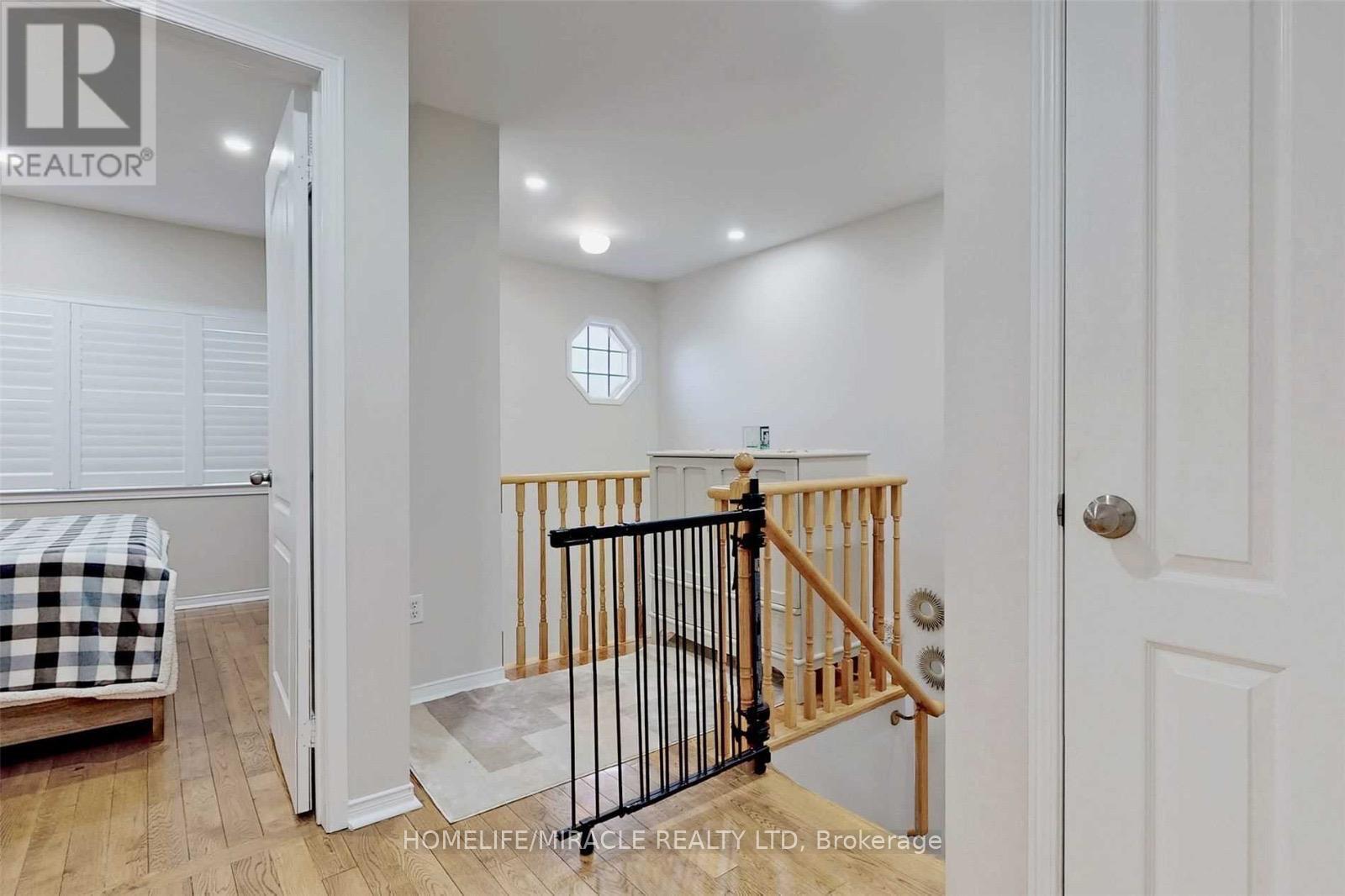 3258 Angel Pass Drive, Mississauga, Ontario  L5M 7J7 - Photo 21 - W13687424