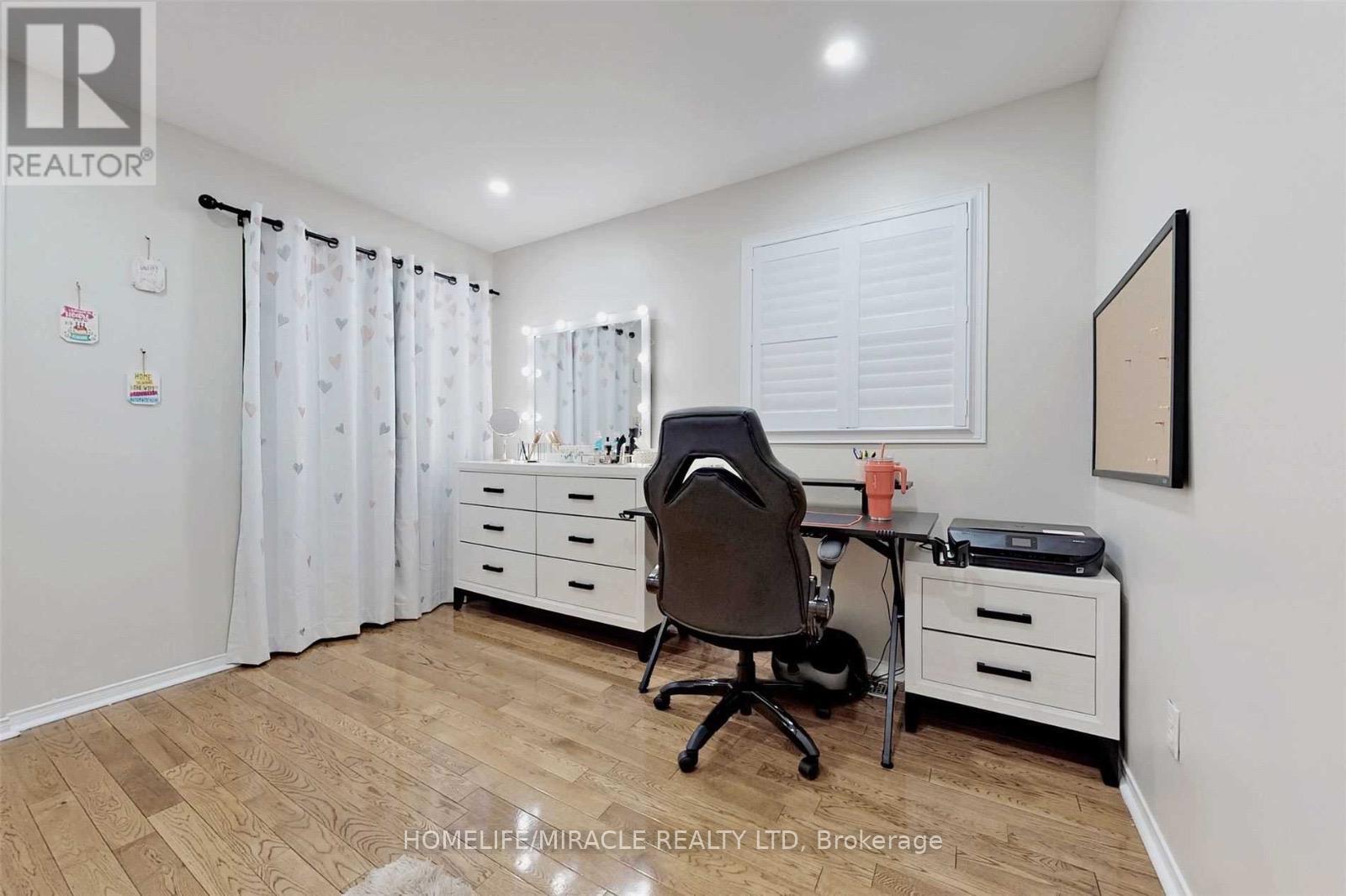 3258 Angel Pass Drive, Mississauga, Ontario  L5M 7J7 - Photo 23 - W13687424