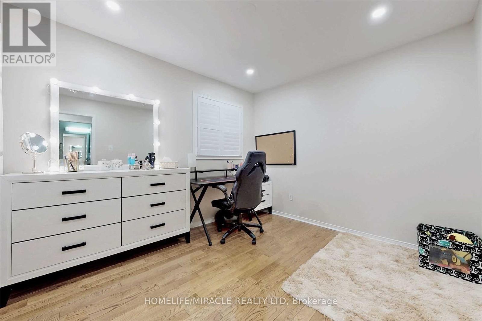 3258 Angel Pass Drive, Mississauga, Ontario  L5M 7J7 - Photo 24 - W13687424