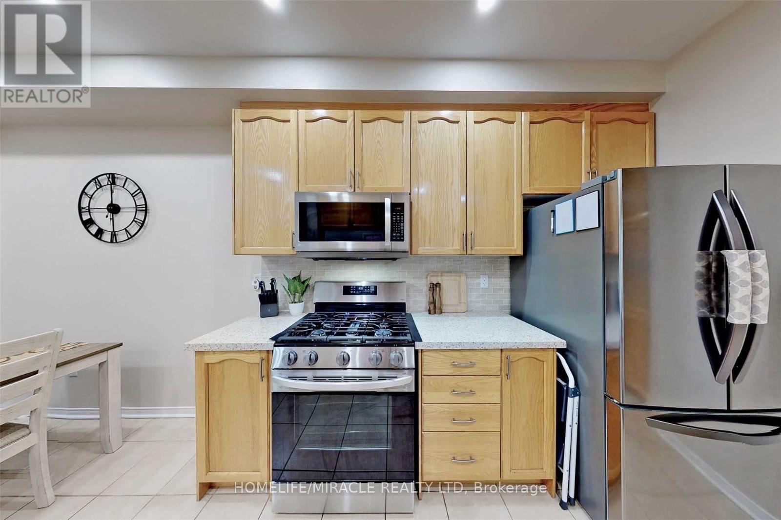 3258 Angel Pass Drive, Mississauga, Ontario  L5M 7J7 - Photo 9 - W13687424