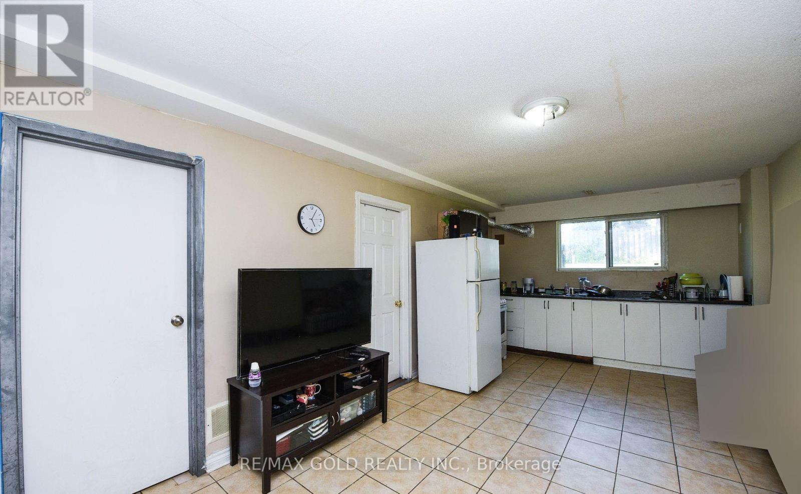 3630 Brandon Gate Drive, Mississauga, Ontario  L4T 3E5 - Photo 24 - W13687438