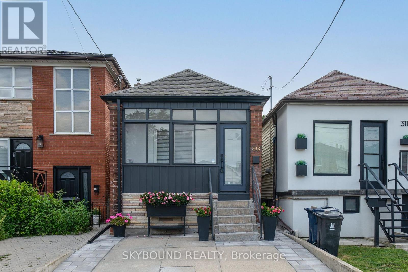 313 SILVERTHORN AVENUE, Toronto, Ontario