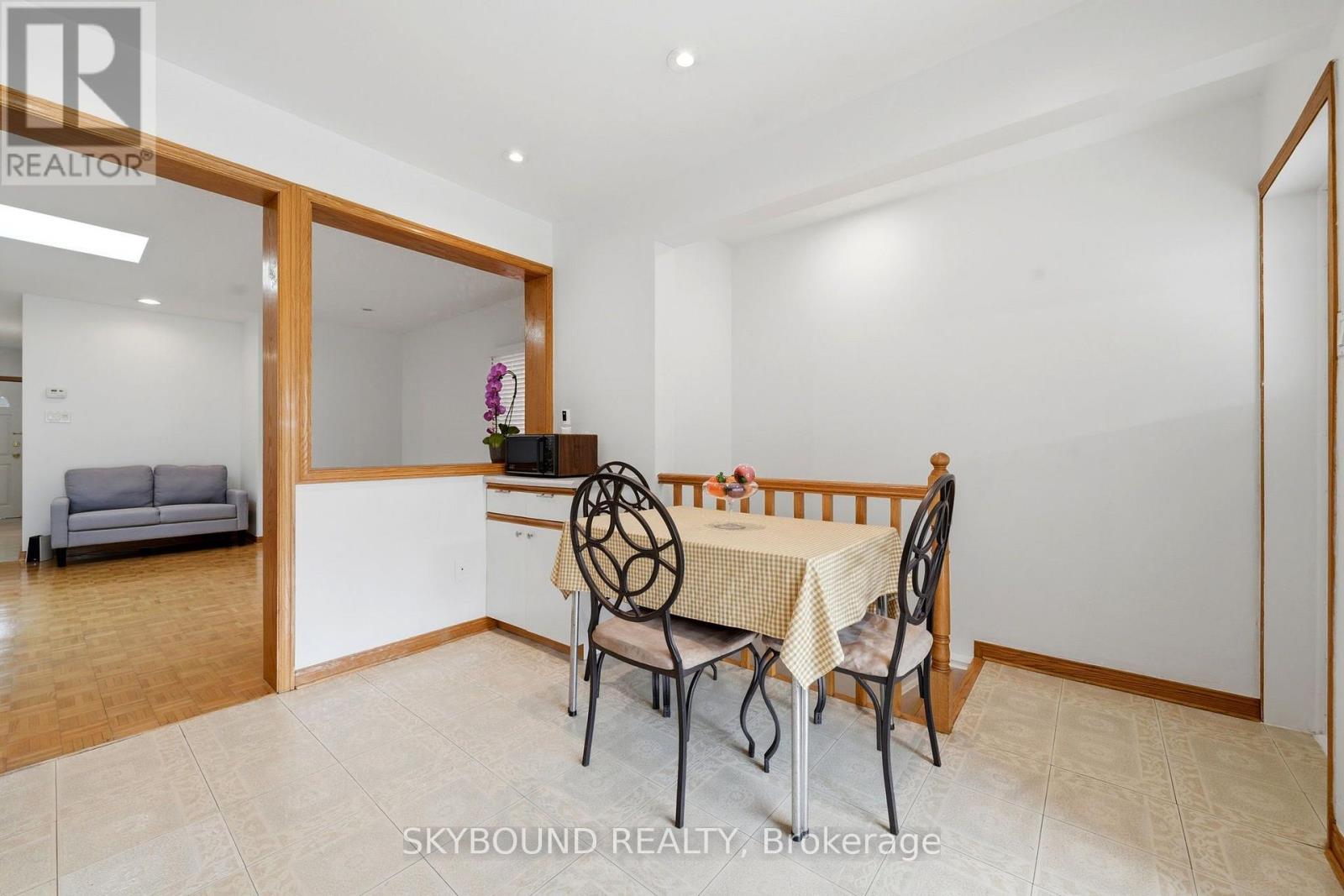 313 Silverthorn Avenue, Toronto, Ontario  M6N 3K5 - Photo 10 - W13687452