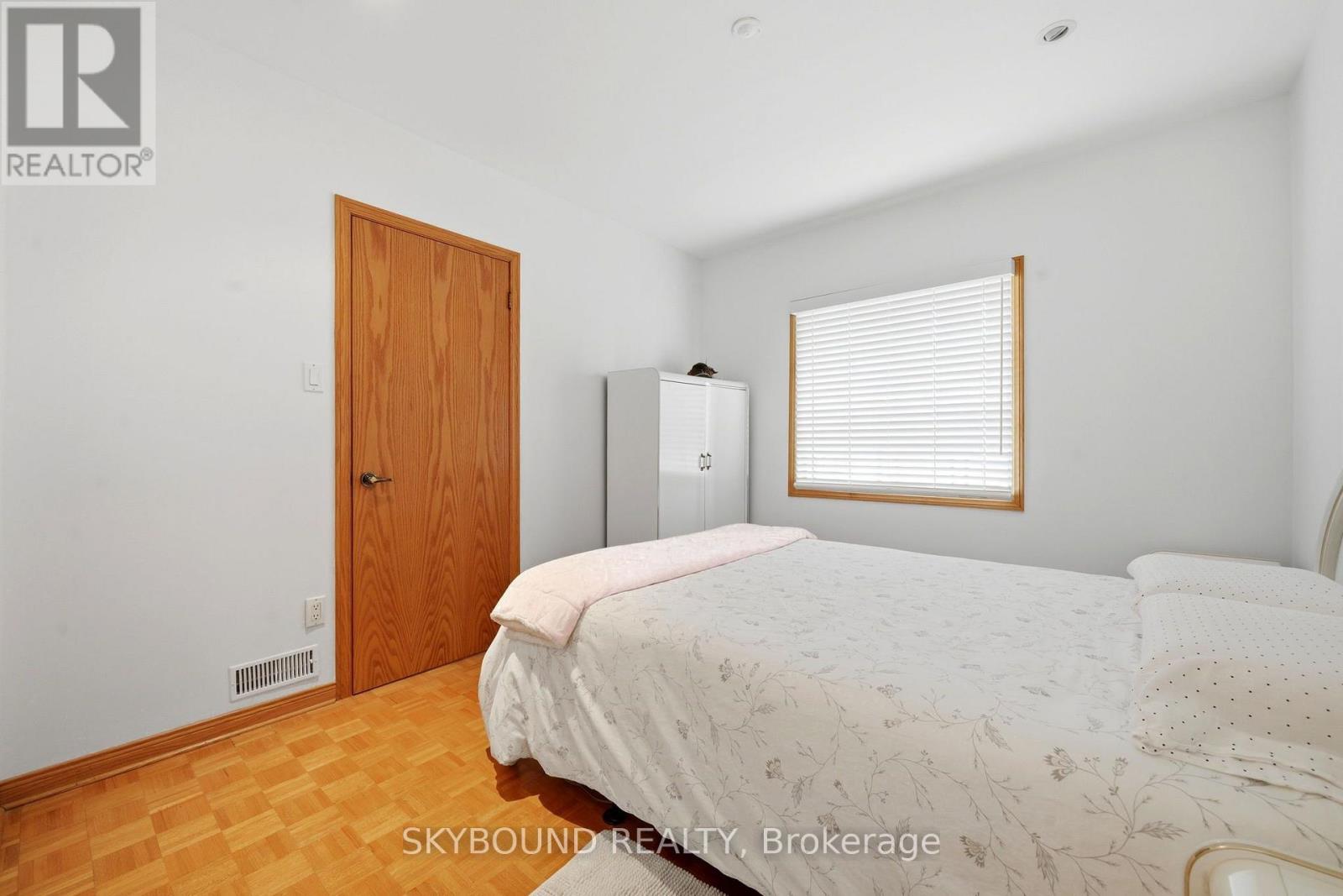313 Silverthorn Avenue, Toronto, Ontario  M6N 3K5 - Photo 17 - W13687452