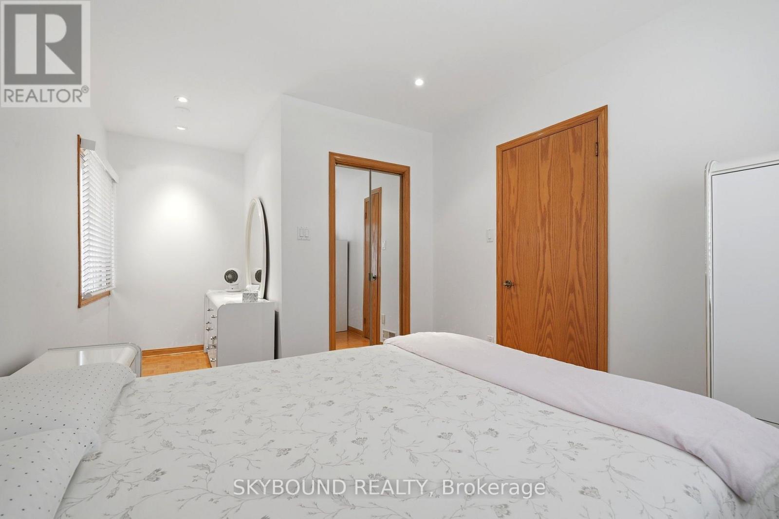 313 Silverthorn Avenue, Toronto, Ontario  M6N 3K5 - Photo 19 - W13687452