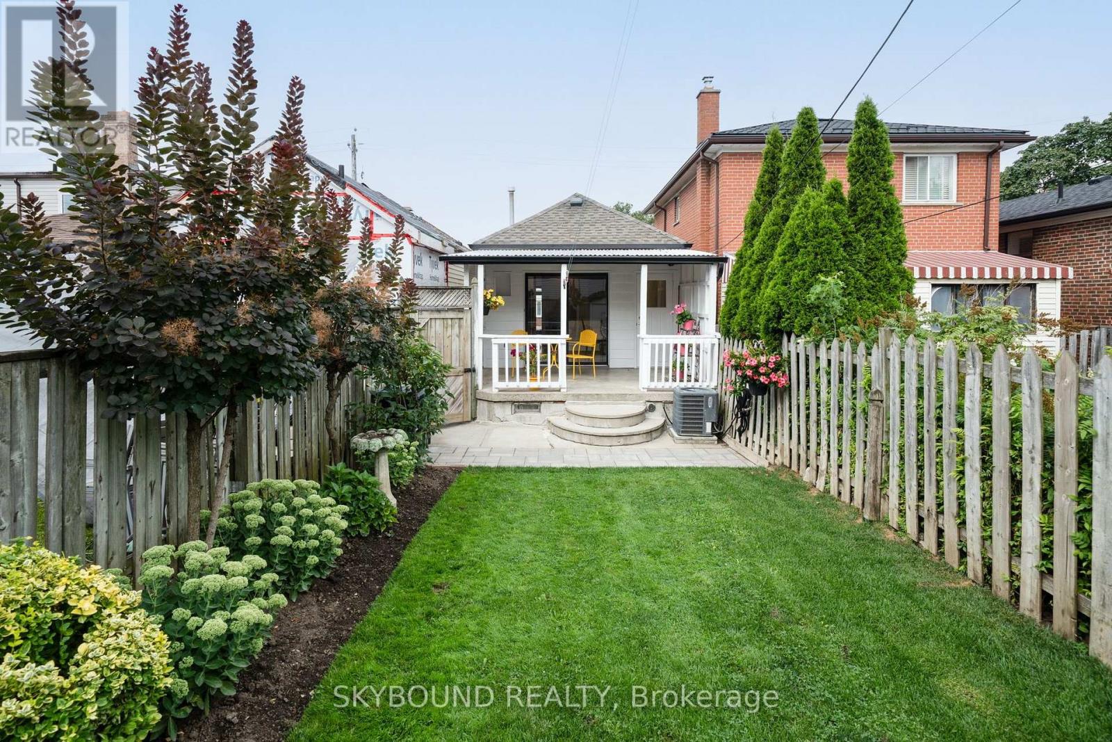 313 Silverthorn Avenue, Toronto, Ontario  M6N 3K5 - Photo 3 - W13687452