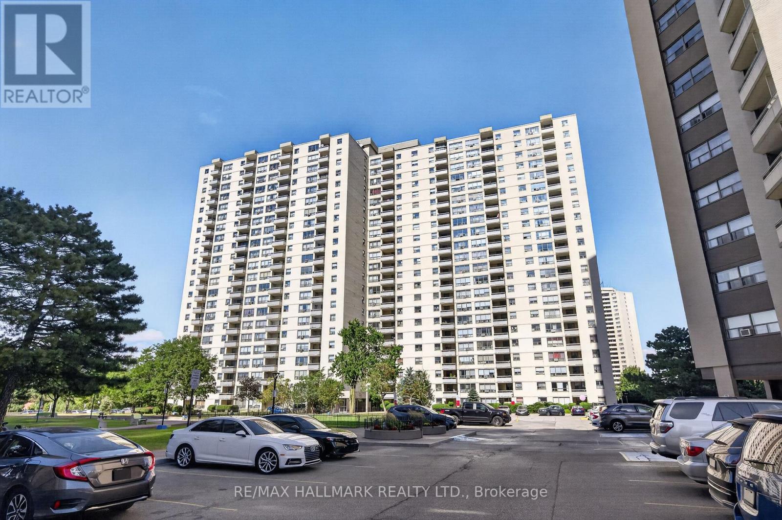 912 - 370 DIXON ROAD, Toronto, Ontario