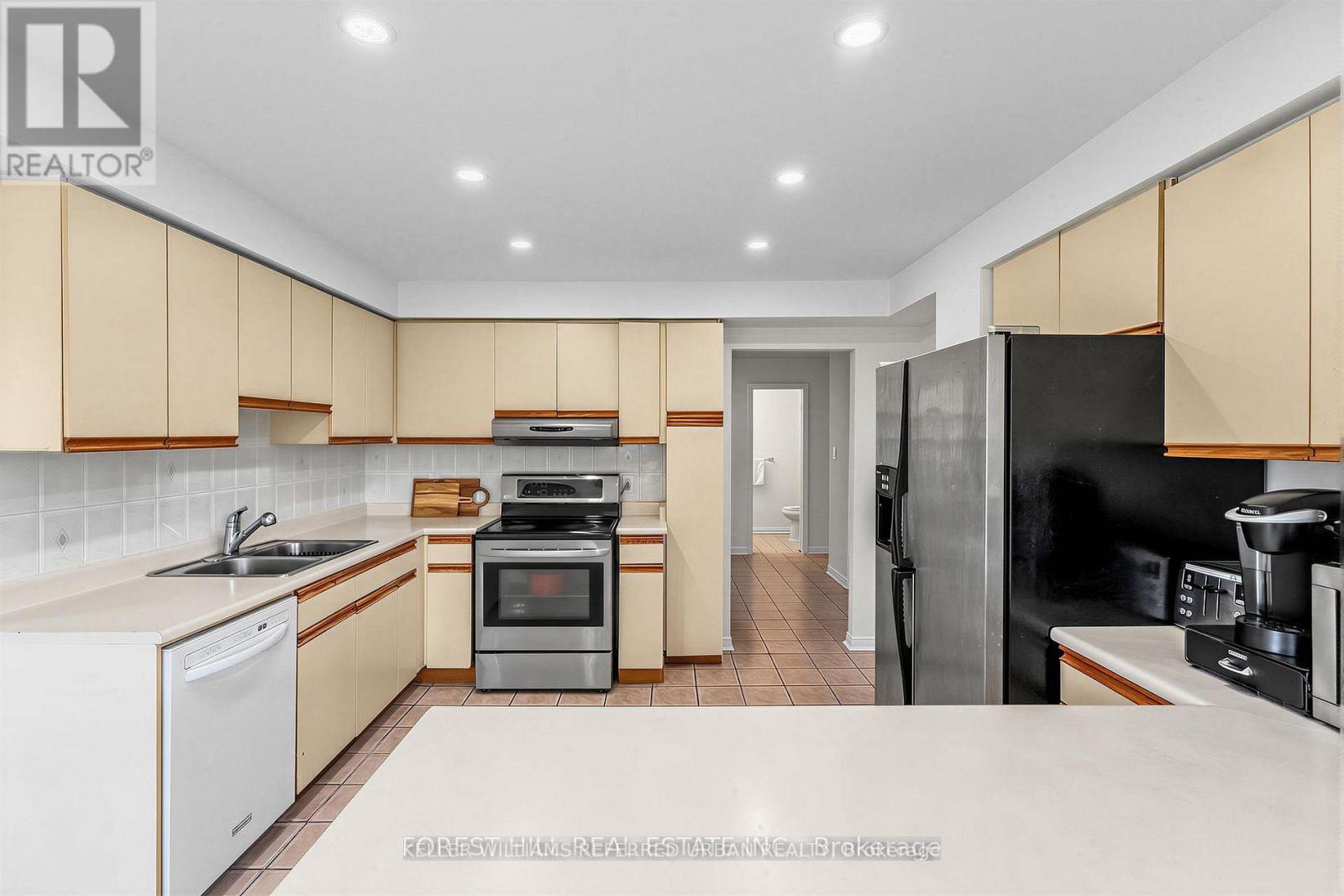 4129 Molly Avenue, Mississauga, Ontario  L4Z 1E3 - Photo 10 - W13687476