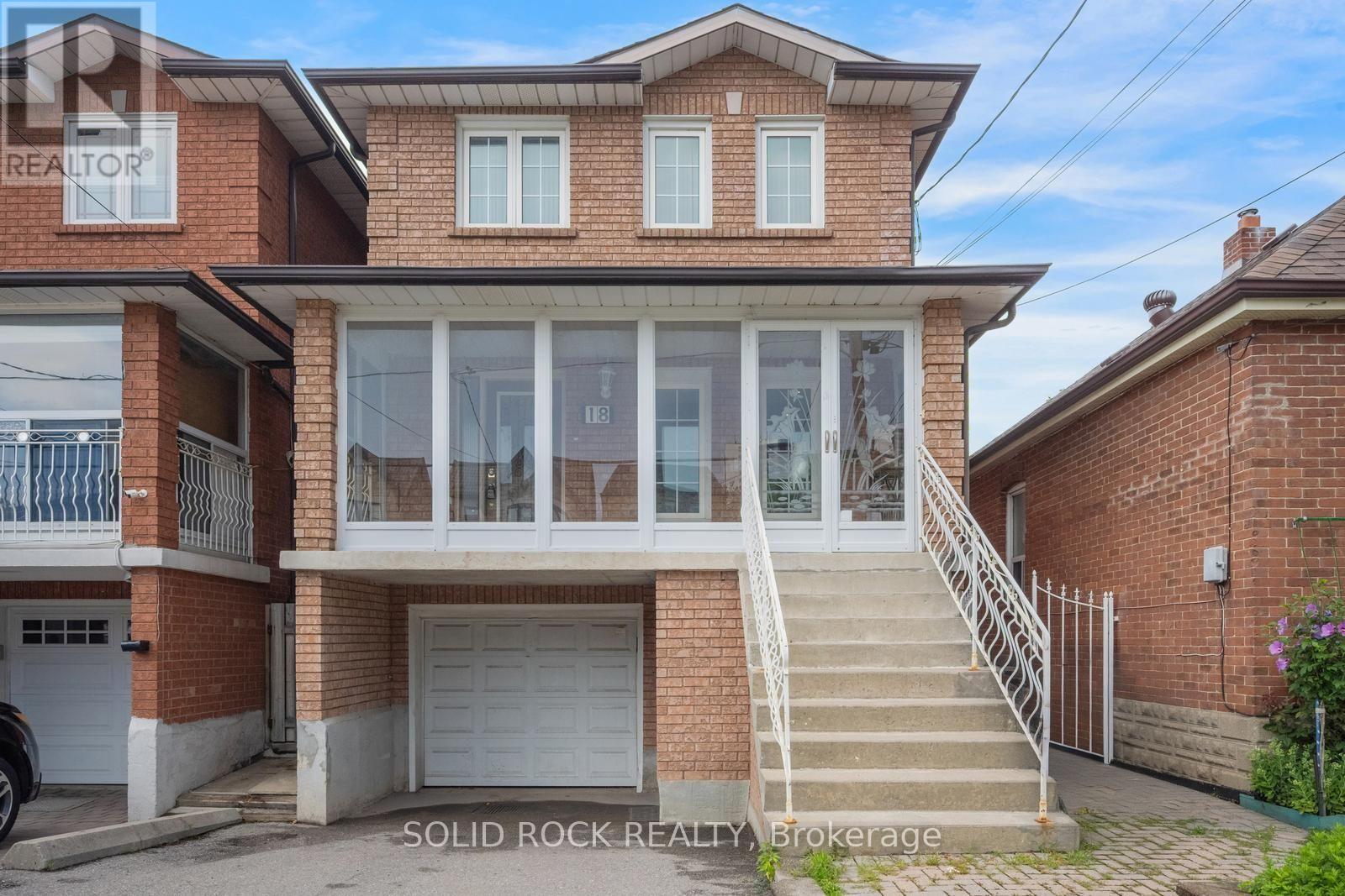 18 MAPLE BUSH AVENUE, Toronto, Ontario