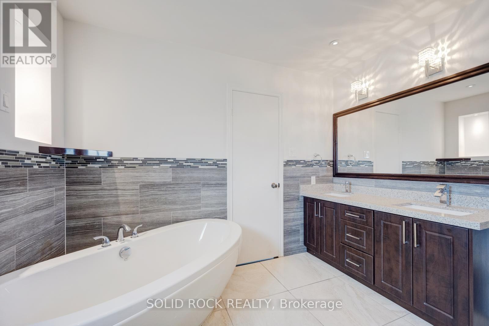 18 Maple Bush Avenue, Toronto, Ontario  M9N 1S6 - Photo 26 - W13687484