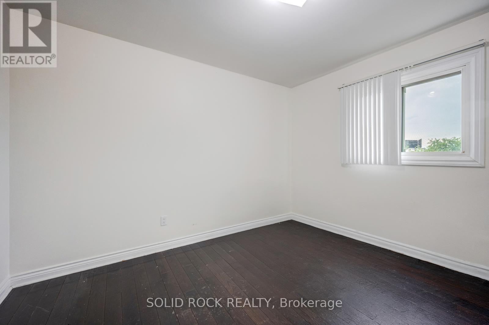 18 Maple Bush Avenue, Toronto, Ontario  M9N 1S6 - Photo 31 - W13687484