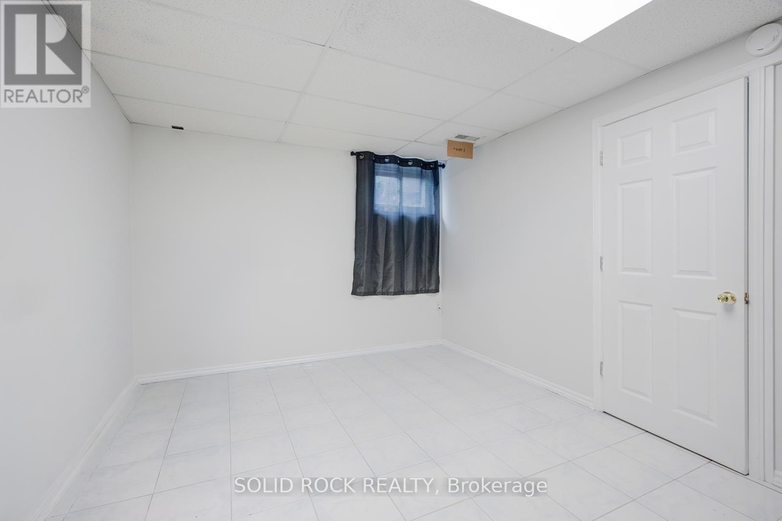18 Maple Bush Avenue, Toronto, Ontario  M9N 1S6 - Photo 43 - W13687484