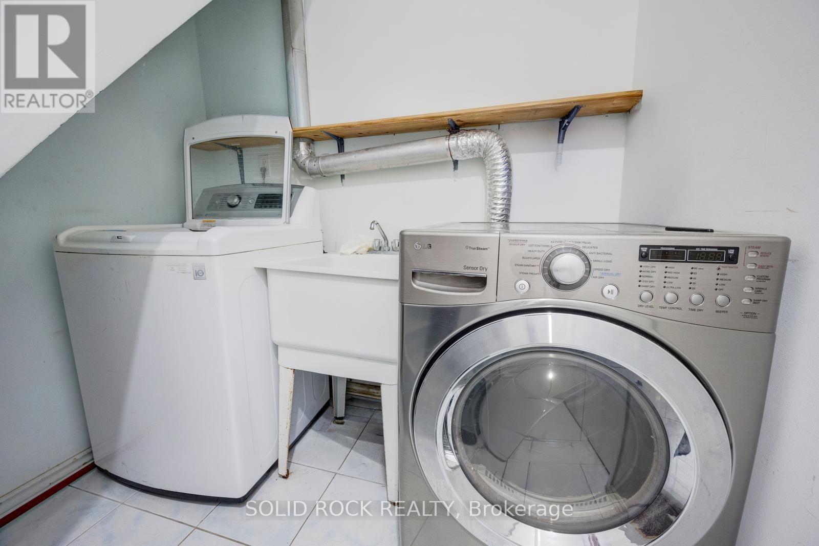18 Maple Bush Avenue, Toronto, Ontario  M9N 1S6 - Photo 44 - W13687484