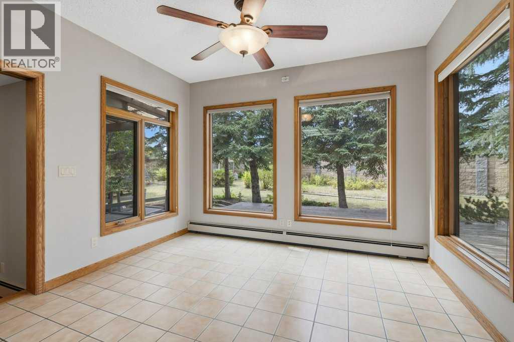 119 Strathbury Bay Sw, Calgary, Alberta  T3H 1N3 - Photo 10 - A2336449