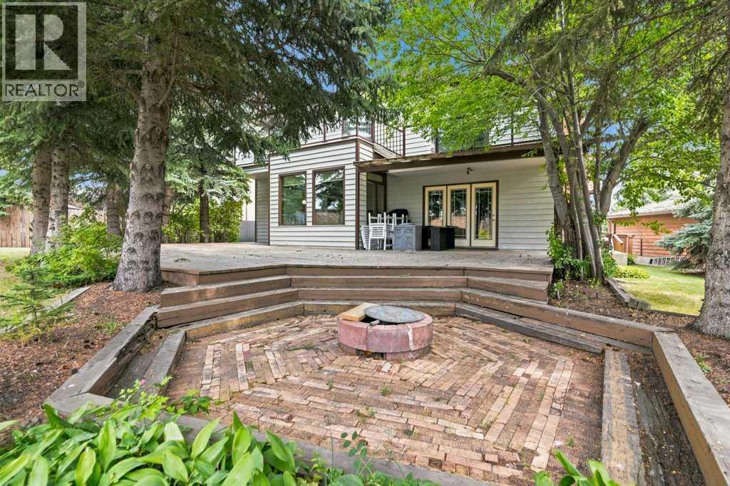 119 Strathbury Bay Sw, Calgary, Alberta  T3H 1N3 - Photo 34 - A2336449
