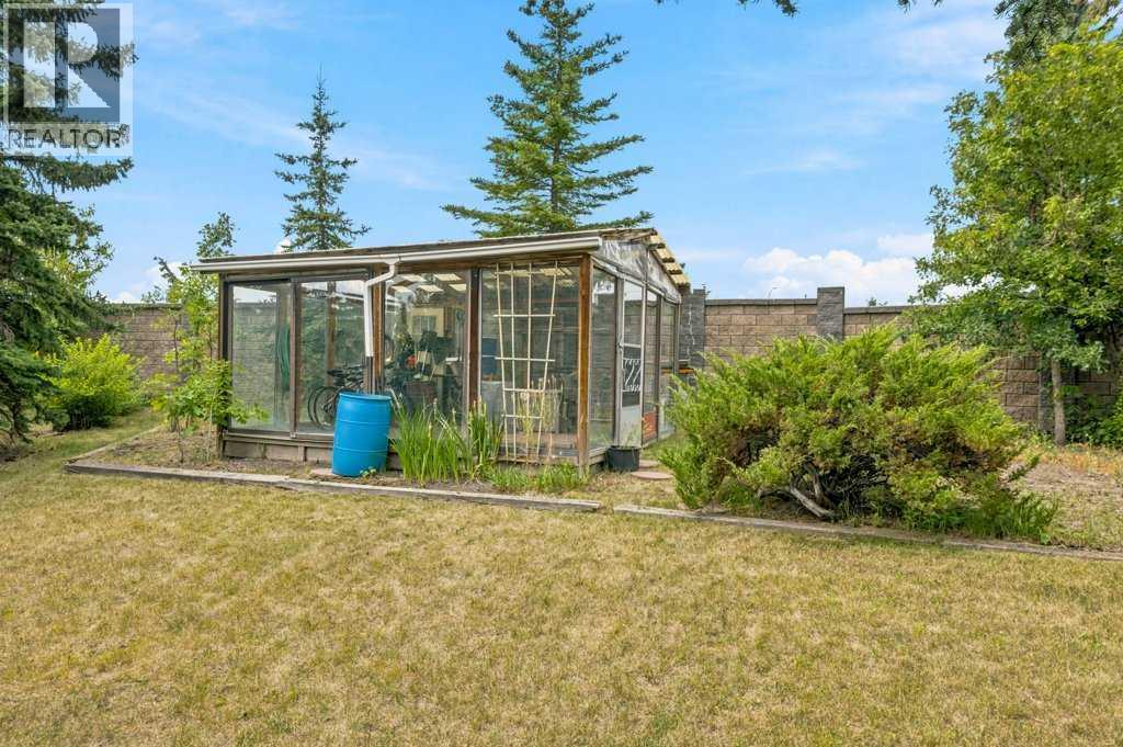 119 Strathbury Bay Sw, Calgary, Alberta  T3H 1N3 - Photo 30 - A2336449