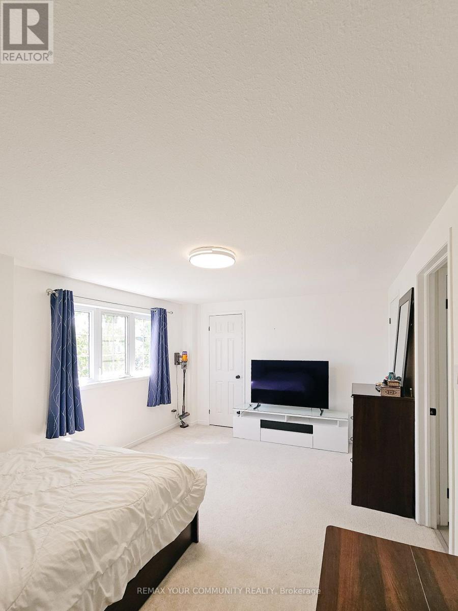 71 Highbrook Street, Kitchener, Ontario  N2E 3P3 - Photo 11 - X13687292