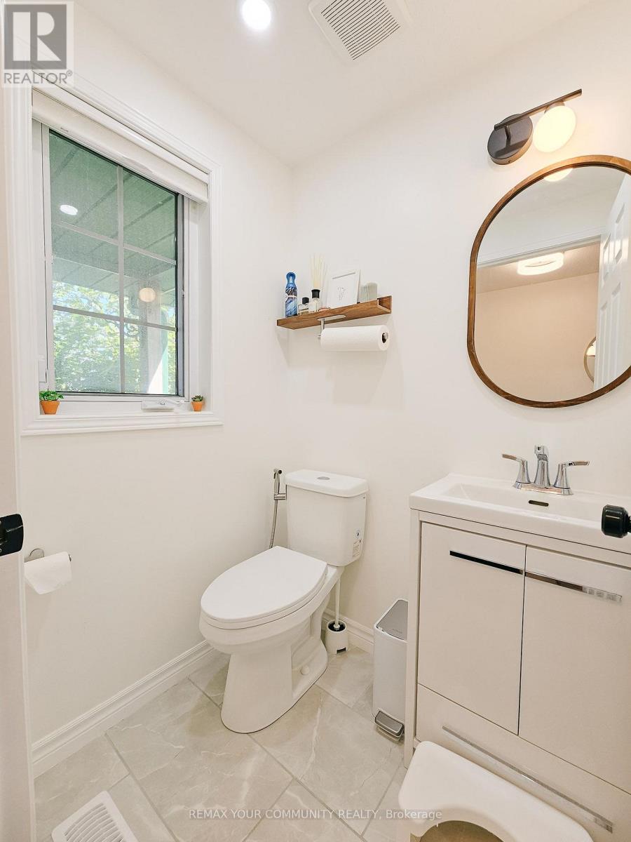 71 Highbrook Street, Kitchener, Ontario  N2E 3P3 - Photo 4 - X13687292