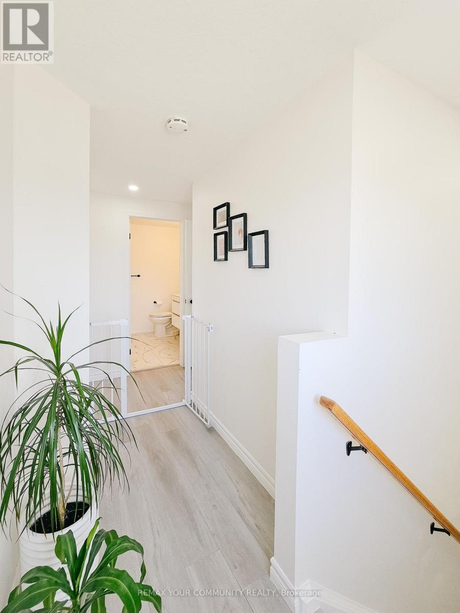 71 Highbrook Street, Kitchener, Ontario  N2E 3P3 - Photo 5 - X13687292