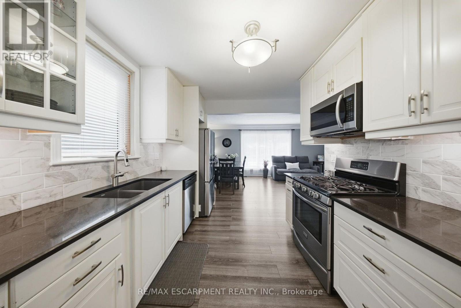 203 West 31st Street, Hamilton, Ontario  L9C 5G3 - Photo 10 - X13687312