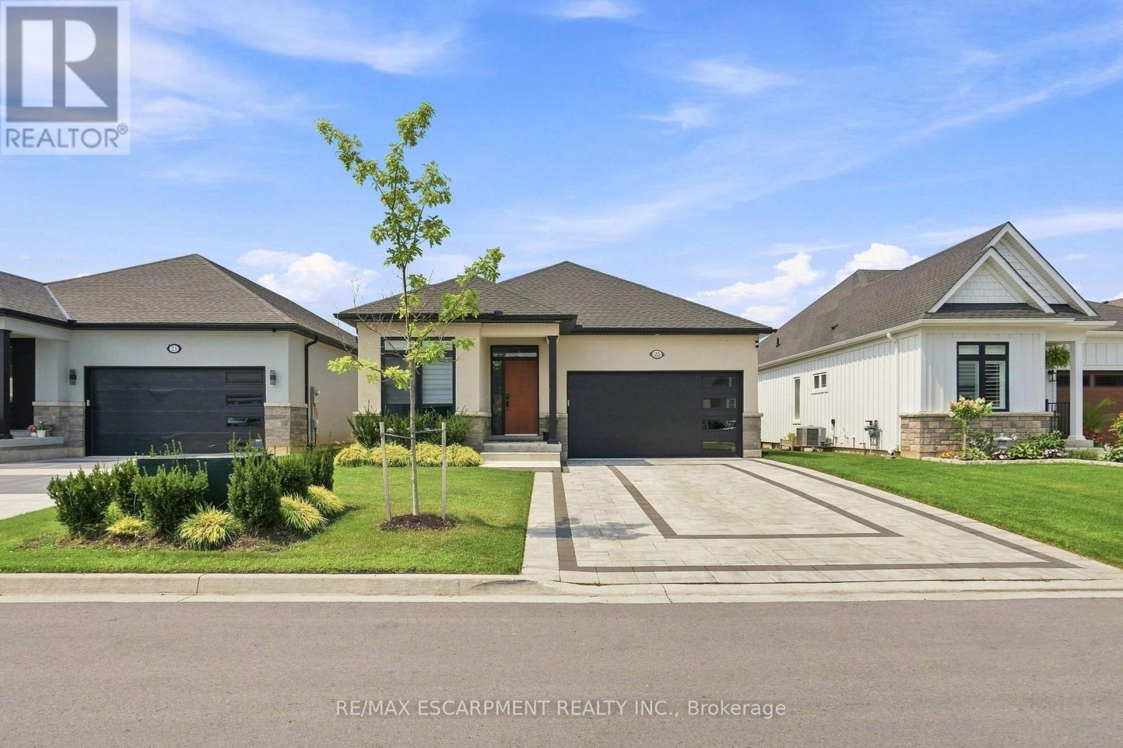 25 Sunrise Court, Fort Erie, Ontario  L0S 1N0 - Photo 2 - X13687394
