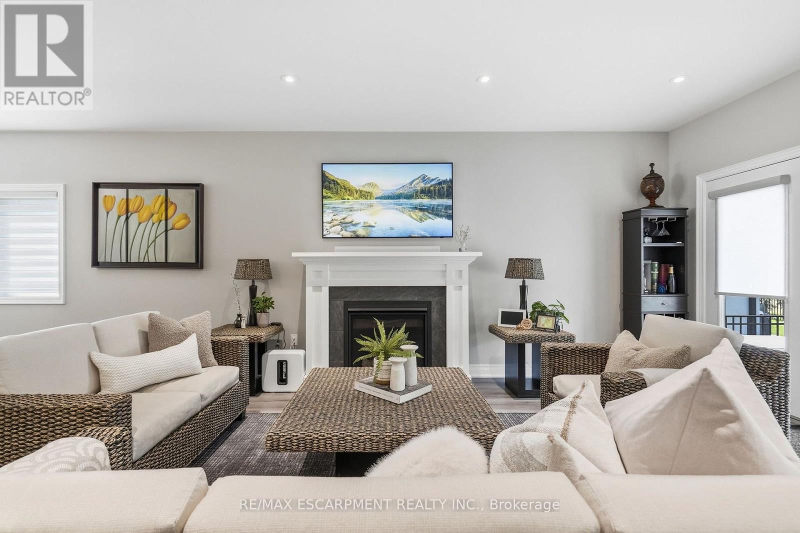 25 Sunrise Court, Fort Erie, Ontario  L0S 1N0 - Photo 9 - X13687394