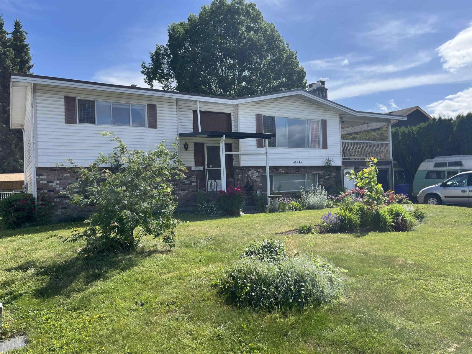 45946 Silver Avenue, Sardis East Vedder, Chilliwack, British Columbia  V2R 1Z2 - Photo 1 - R3130844