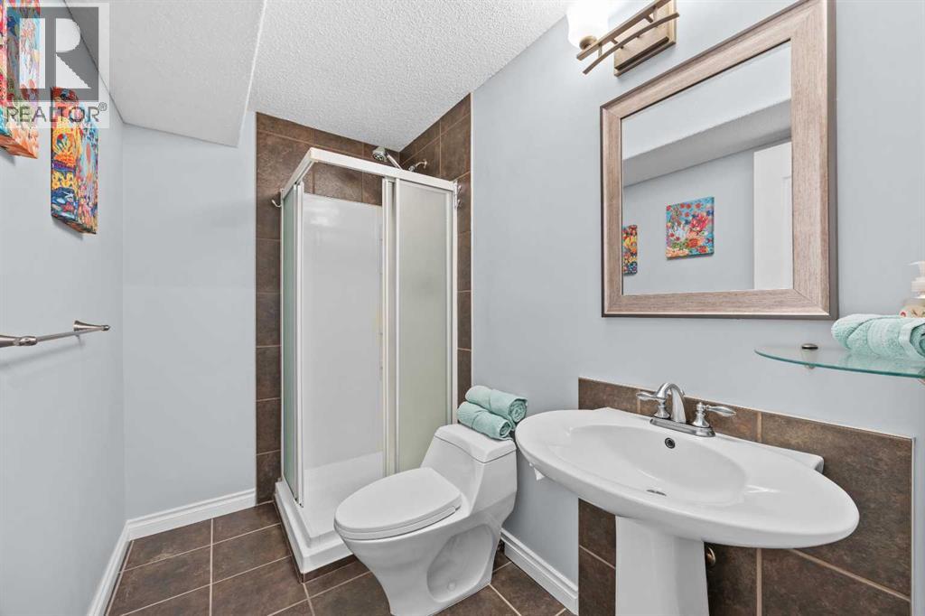 18 Hidden Creek Manor NW, Calgary, Alberta  T3A 6L7 - Photo 32 - A2322724