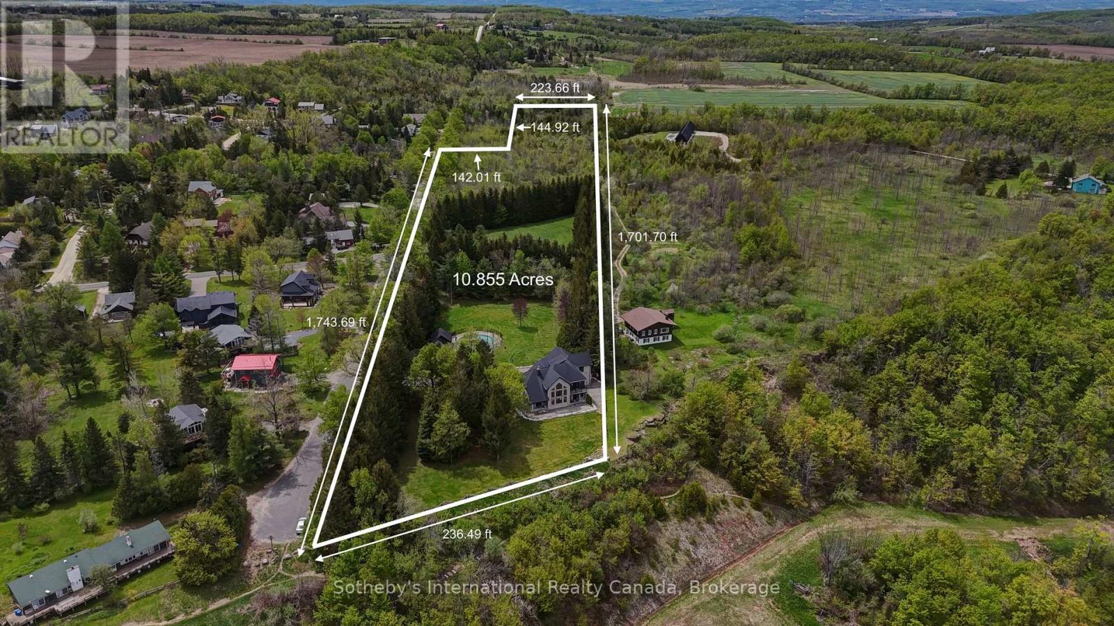 107 Maple Lane, Blue Mountains, Ontario  N0H 2E0 - Photo 3 - X12646980