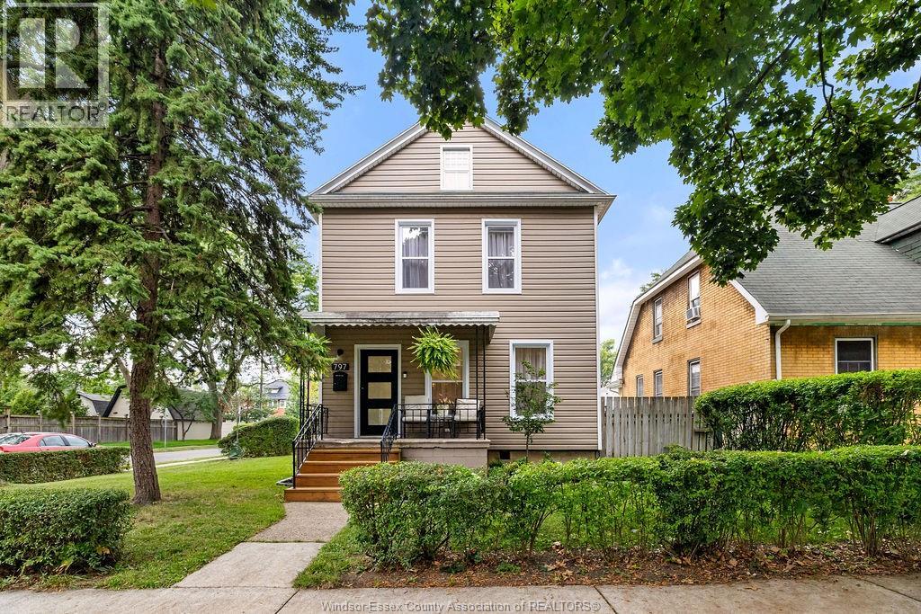 797 MONMOUTH ROAD, Windsor, Ontario