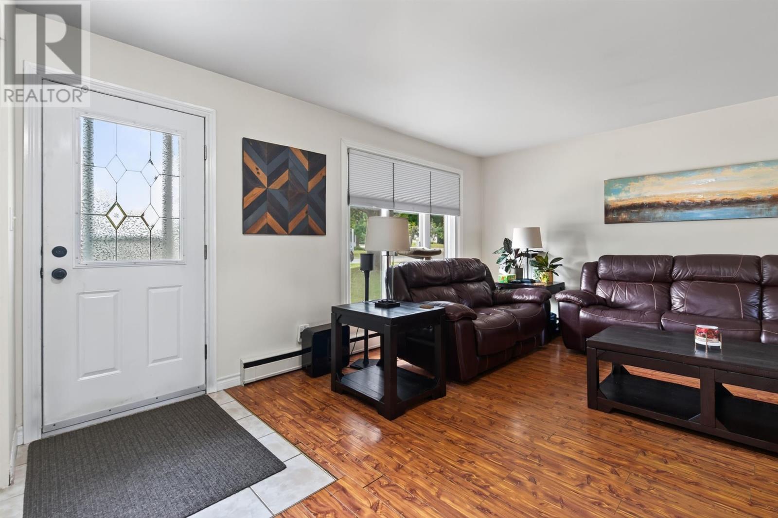 155 Meadow Park Cres, Sault Ste. Marie, Ontario  P6A 4H1 - Photo 4 - SM262168