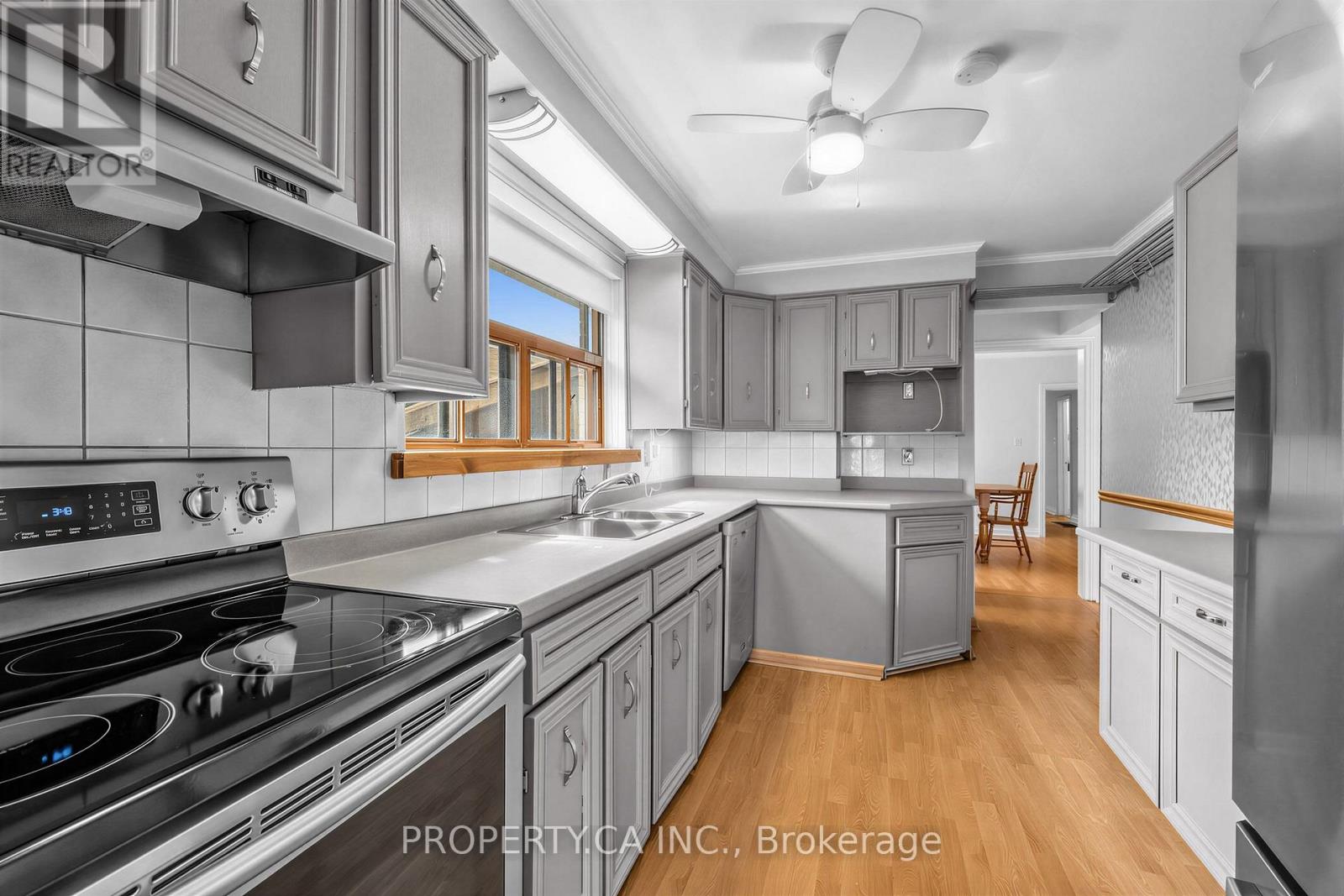 48 Santa Barbara Road, Toronto, Ontario  M2N 2C2 - Photo 13 - C13686800