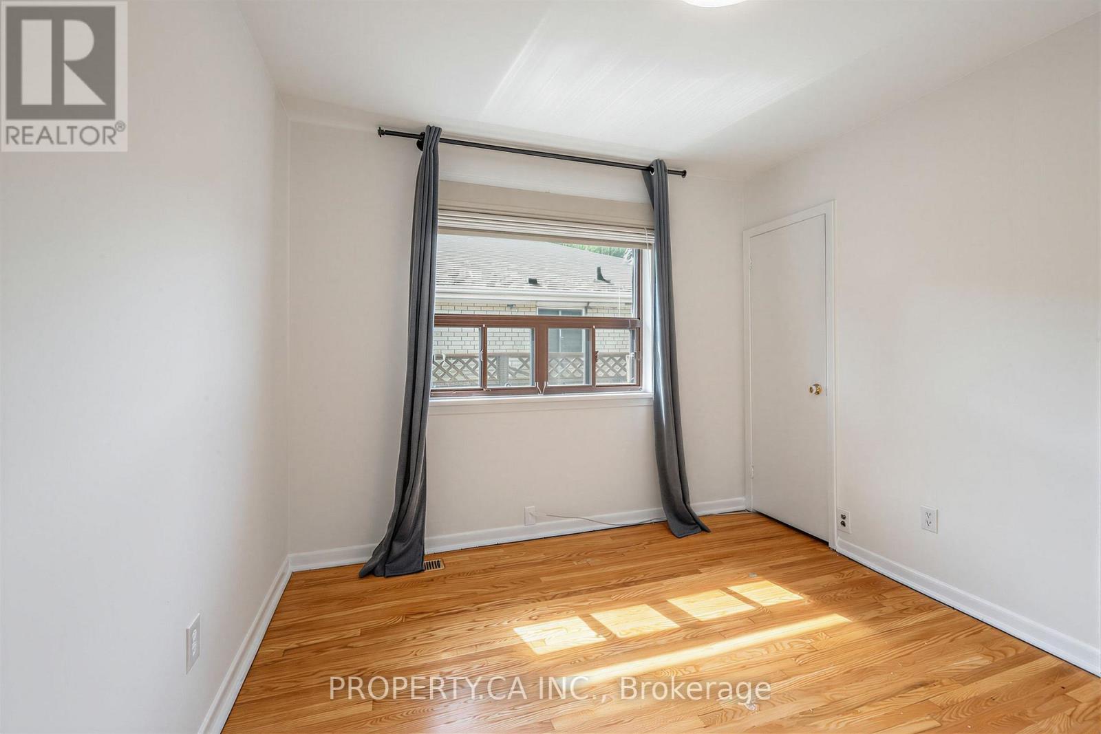 48 Santa Barbara Road, Toronto, Ontario  M2N 2C2 - Photo 18 - C13686800